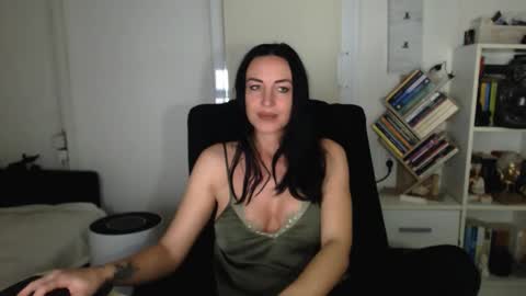 Snapshot of spicemint chatting on November 2025 03:45:02 PM Carla online show from November 2025 03:45:02 PM