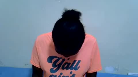 Snapshot of spicy_kittie chatting on June 2026 11:53:01 AM Kittle online show from June 2026 11:53:01 AM