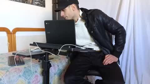 Marco. When Im offline you can view premium content in bio online show from February 2025 12:16:01 PM