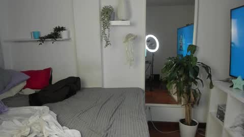 Snapshot of spider_baby_ chatting on December 2025 12:04:01 AM spider_baby_ online show from December 2025 12:04:01 AM