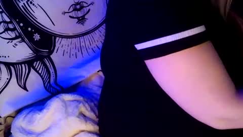 Snapshot of spinnerbitch chatting on November 2025 01:28:02 PM Vanessa Spade online show from November 2025 01:28:02 PM