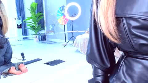 Anna online show from April 2026 09:54:01 AM