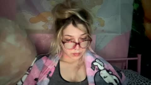 Snapshot of spookysanrihoe chatting on March 2025 05:29:02 AM Pixie online show from March 2025 05:29:02 AM