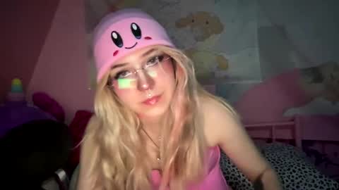 Snapshot of spookysanrihoe chatting on March 2025 03:50:01 AM Pixie online show from March 2025 03:50:01 AM