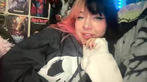 Snapshot of spookysanrihoe chatting on October 2025 02:58:02 PM Pixie online show from October 2025 02:58:02 PM