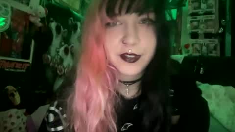 Snapshot of spookysanrihoe chatting on October 2025 03:56:02 PM Pixie online show from October 2025 03:56:02 PM