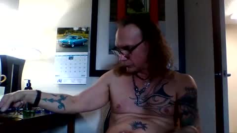 Snapshot of spunoutandstroking9 chatting on May 2026 10:49:02 PM stroking 4 the crowd online show from May 2026 10:49:02 PM