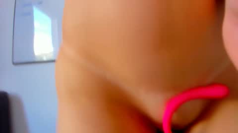 Snapshot of squirttati33 chatting on January 2026 02:53:02 PM Tati online show from January 2026 02:53:02 PM