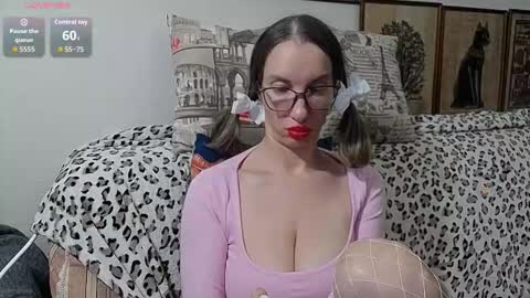 Snapshot of squirtyeleanor chatting on November 2025 10:26:02 AM SquirtyEleanor online show from November 2025 10:26:02 AM