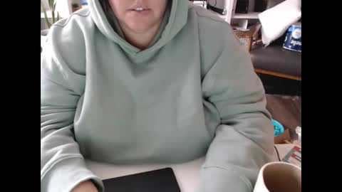 Snapshot of squirtymilfjess chatting on January 2025 06:19:01 PM Messi Jessi online show from January 2025 06:19:01 PM