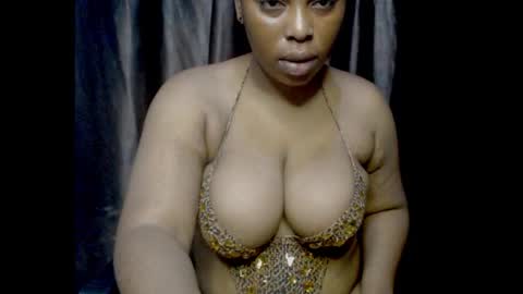 Snapshot of squirtyqueenxx chatting on September 2025 11:05:01 PM gold online show from September 2025 11:05:01 PM