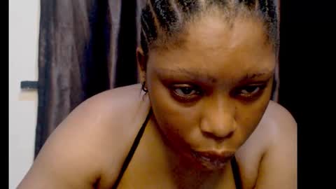 Snapshot of squirtyqueenxx chatting on September 2025 11:22:02 AM gold online show from September 2025 11:22:02 AM