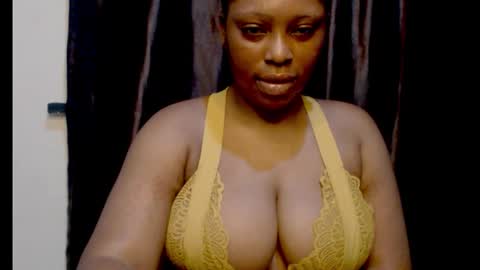 Snapshot of squirtyqueenxx chatting on September 2025 11:45:01 AM gold online show from September 2025 11:45:01 AM