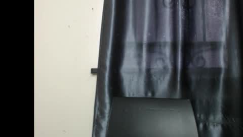 Snapshot of squirtyqueenxx chatting on November 2025 10:15:02 AM gold online show from November 2025 10:15:02 AM