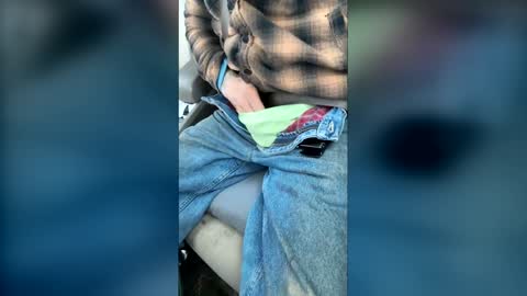 Snapshot of sqzxriehlqqw chatting on February 2026 10:24:02 PM Luv2Cum4u online show from February 2026 10:24:02 PM