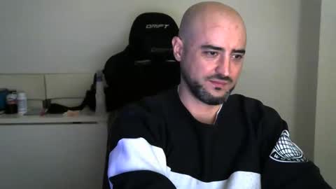 srtramposo online show from December 2025 12:43:01 PM