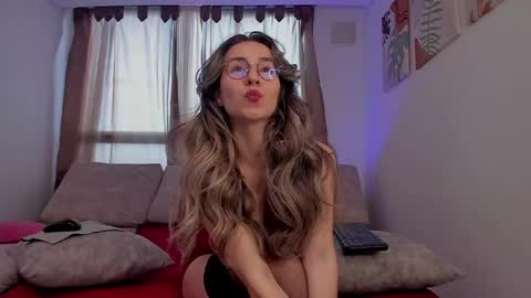 Snapshot of ssara_miranda chatting on February 2025 10:04:01 PM  Sara Miranda  online show from February 2025 10:04:01 PM