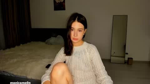 Snapshot of ssash1mii chatting on December 2024 04:12:02 PM Hey guys i miss you so much  online show from December 2024 04:12:02 PM