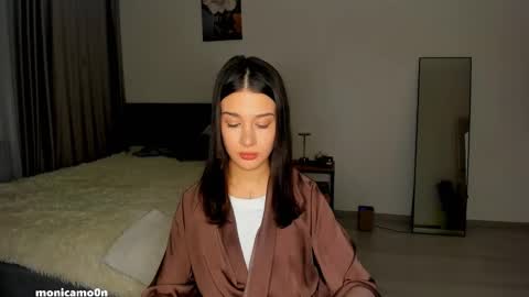 Snapshot of ssash1mii chatting on December 2024 06:06:01 PM Hey guys i miss you so much  online show from December 2024 06:06:01 PM