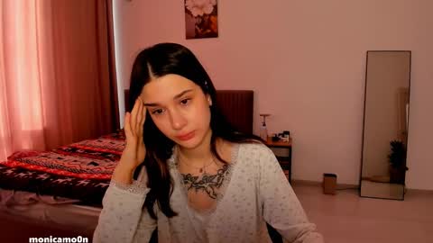 Snapshot of ssash1mii chatting on February 2025 09:37:01 AM Hey guys i miss you so much  online show from February 2025 09:37:01 AM