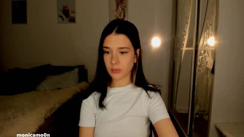 Snapshot of ssash1mii chatting on September 2025 10:34:01 PM Hey guys i miss you so much  online show from September 2025 10:34:01 PM