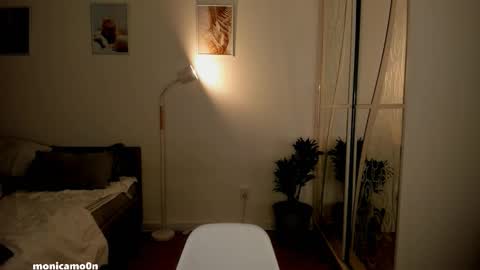 Snapshot of ssash1mii chatting on September 2025 09:51:01 PM Hey guys i miss you so much  online show from September 2025 09:51:01 PM