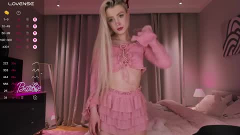 Alexandra online show from April 2026 07:40:02 PM