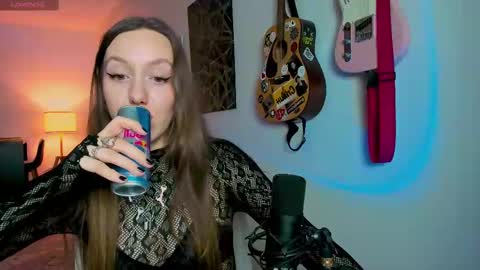 Snapshot of sshawty chatting on February 2025 02:24:01 PM Anni if Im offline for a long time Im depressed feel free to support me offline online show from February 2025 02:24:01 PM