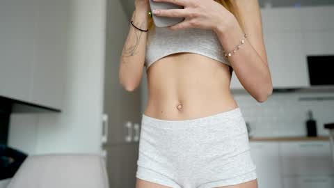 Scarlett online show from April 2026 09:42:02 AM