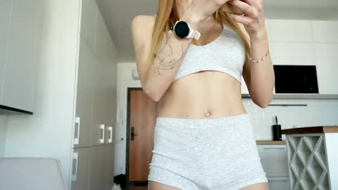 Snapshot of ssscarlett chatting on April 2026 11:45:02 AM Scarlett online show from April 2026 11:45:02 AM