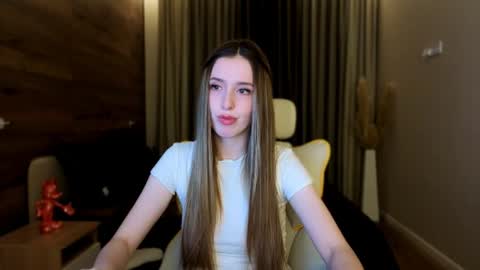Snapshot of ssurf_time chatting on July 2026 07:05:02 PM Chloe online show from July 2026 07:05:02 PM