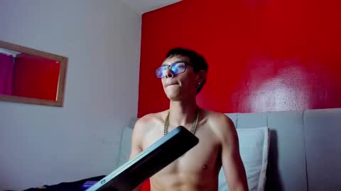 Snapshot of ssweetthott chatting on March 2025 06:44:01 PM Ssweetthott online show from March 2025 06:44:01 PM