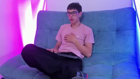 Snapshot of ssweetthott chatting on March 2025 12:28:01 PM Ssweetthott online show from March 2025 12:28:01 PM