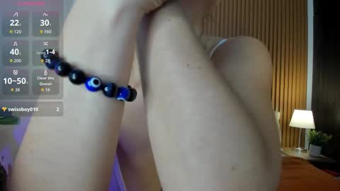 Stacy Woods online show from November 2025 04:16:02 PM