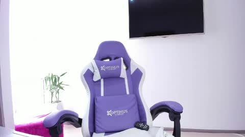 TWstacymalibu110 online show from April 2026 03:46:02 PM