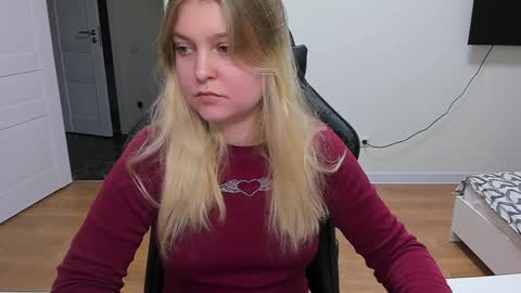 Stacy  online show from December 2024 04:10:02 PM