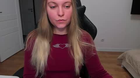 Stacy  online show from December 2025 06:02:01 PM