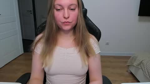 Stacy  online show from April 2026 06:10:01 PM