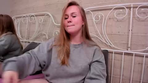 Snapshot of stacy_moorexx chatting on April 2026 08:58:02 PM STACY online show from April 2026 08:58:02 PM