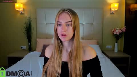 Snapshot of stacy_riiver chatting on September 2025 07:21:02 AM Stacy Mon Tue Wed Thu Fri Sun GMT GMT 3 1000am - 0400pm  online show from September 2025 07:21:02 AM