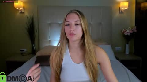 Snapshot of stacy_riiver chatting on September 2025 09:11:01 AM Stacy Mon Tue Wed Thu Fri Sun GMT GMT 3 1000am - 0400pm  online show from September 2025 09:11:01 AM