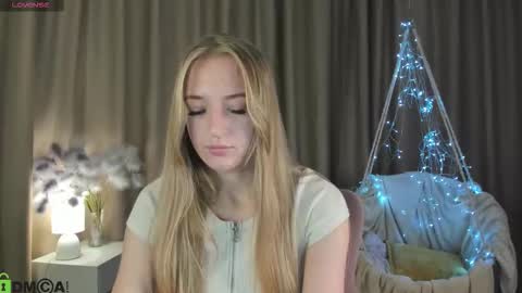 Snapshot of stacy_riiver chatting on October 2025 09:07:02 AM Stacy Mon Tue Wed Thu Fri Sun GMT GMT 3 1000am - 0400pm  online show from October 2025 09:07:02 AM