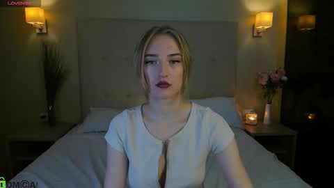 Stacy Mon Tue Wed Thu Fri Sun GMT GMT 3 1000am - 0400pm  online show from December 2025 09:59:02 AM