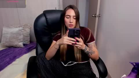 Snapshot of stacyconner chatting on October 2025 10:29:02 PM Stacy Conner online show from October 2025 10:29:02 PM