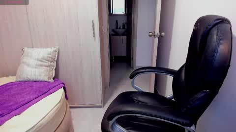 Snapshot of stacyconner chatting on April 2026 10:49:01 PM Stacy Conner online show from April 2026 10:49:01 PM