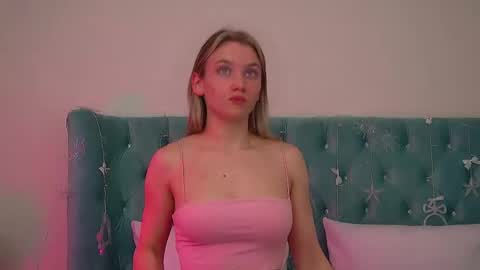 StacyEvances online show from December 2025 06:08:02 AM