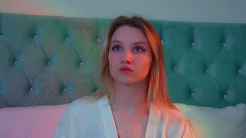 Snapshot of stacyevancesss chatting on March 2026 06:11:02 PM StacyEvances online show from March 2026 06:11:02 PM