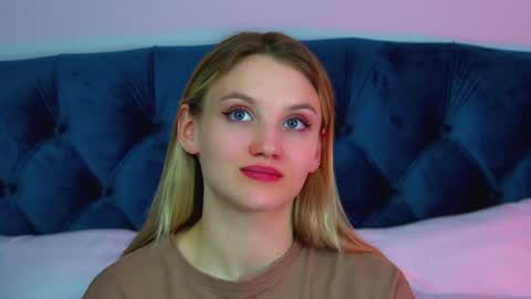 Snapshot of stacyevancesss chatting on April 2026 06:16:02 AM StacyEvances online show from April 2026 06:16:02 AM