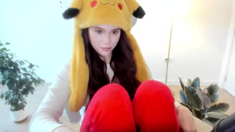 Snapshot of stacyluxxe chatting on November 2025 01:45:02 PM Stacy online show from November 2025 01:45:02 PM