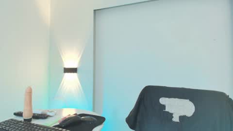 Staicy Adams online show from October 2025 12:01:02 PM